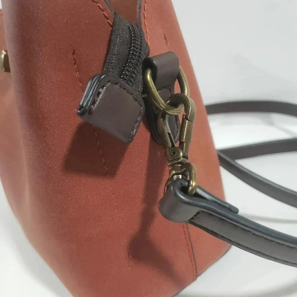 COPY - David Jones  Paris Brown Faux Leather Turnlock Crossbody. - Picture 5 of 11